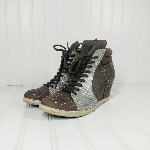 KOOLABURRA UGG Tan Leather Studded Wedge Sneakers Booties E511 - Picture 3 of 14